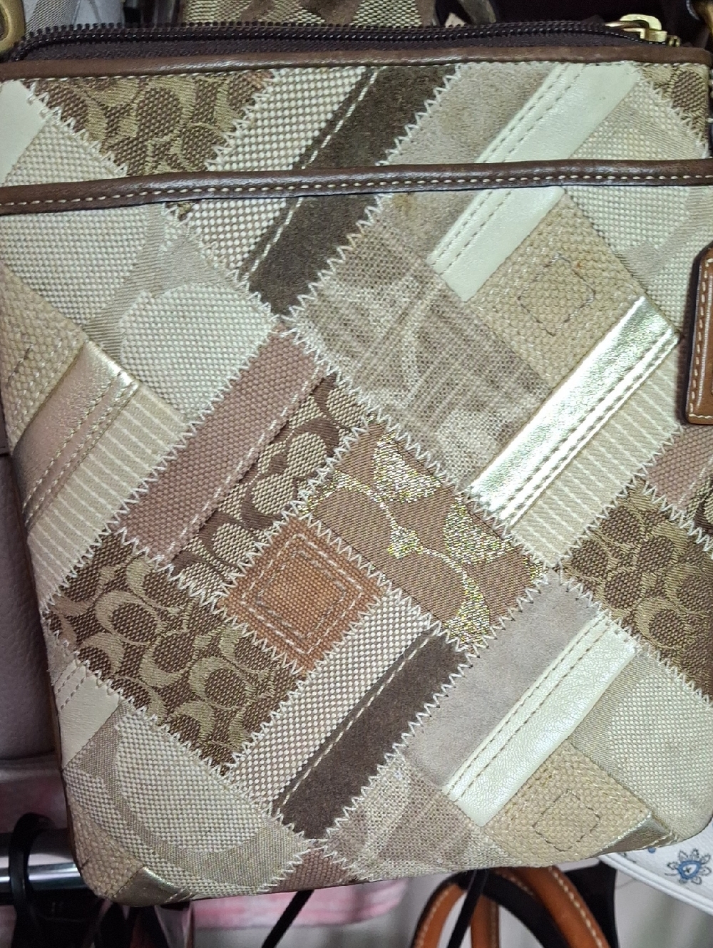 COACH PATCHWORK TAN BROWN CROSSBODY minor exterior rubbing - Picture 2 of 3